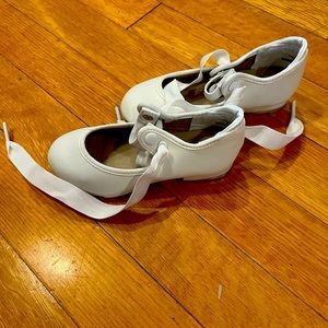 Brand new shuffle tap shoes with original box, never worn size toddler 7